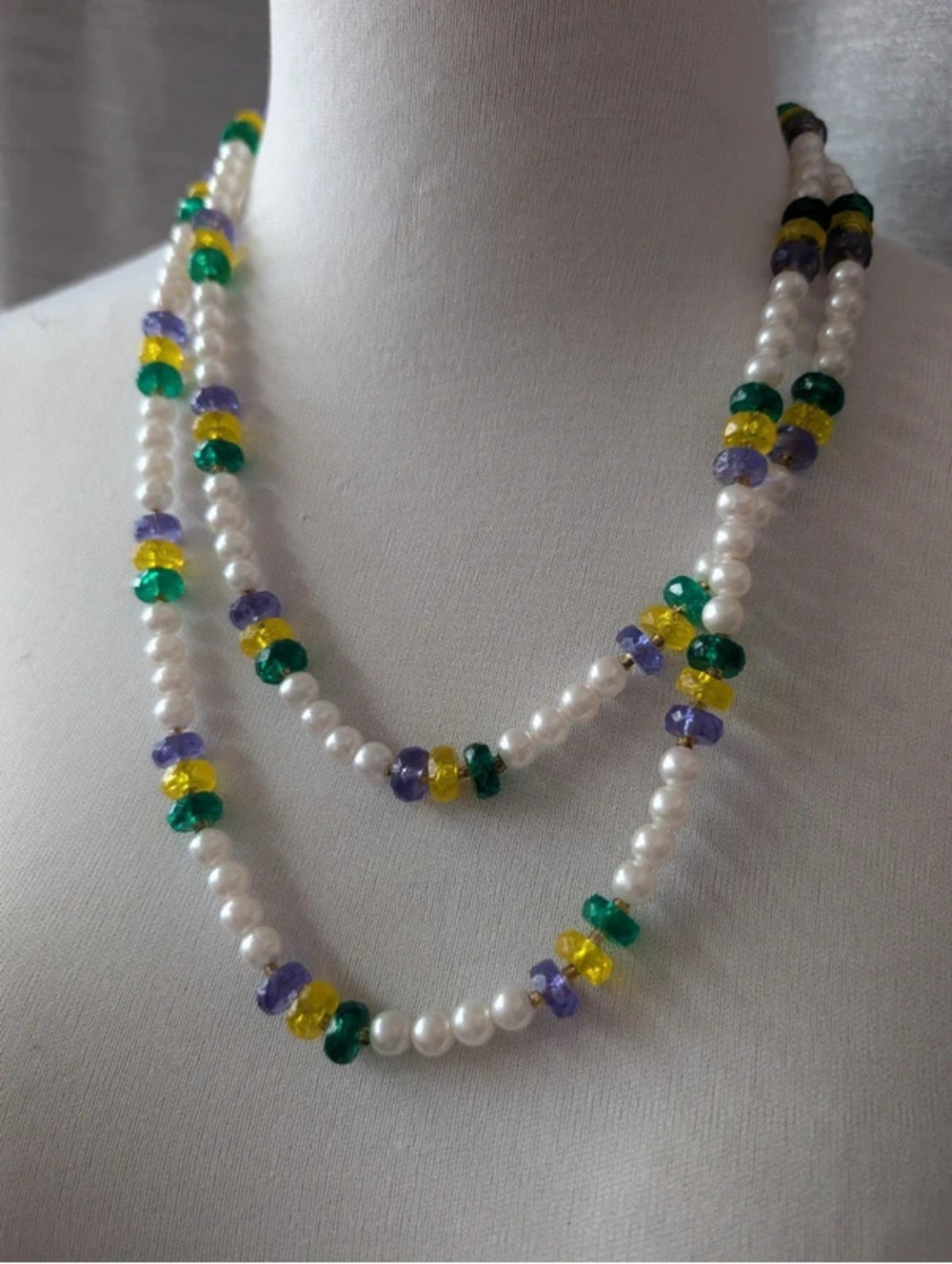 Vintage 70s faux pearl and bead necklace